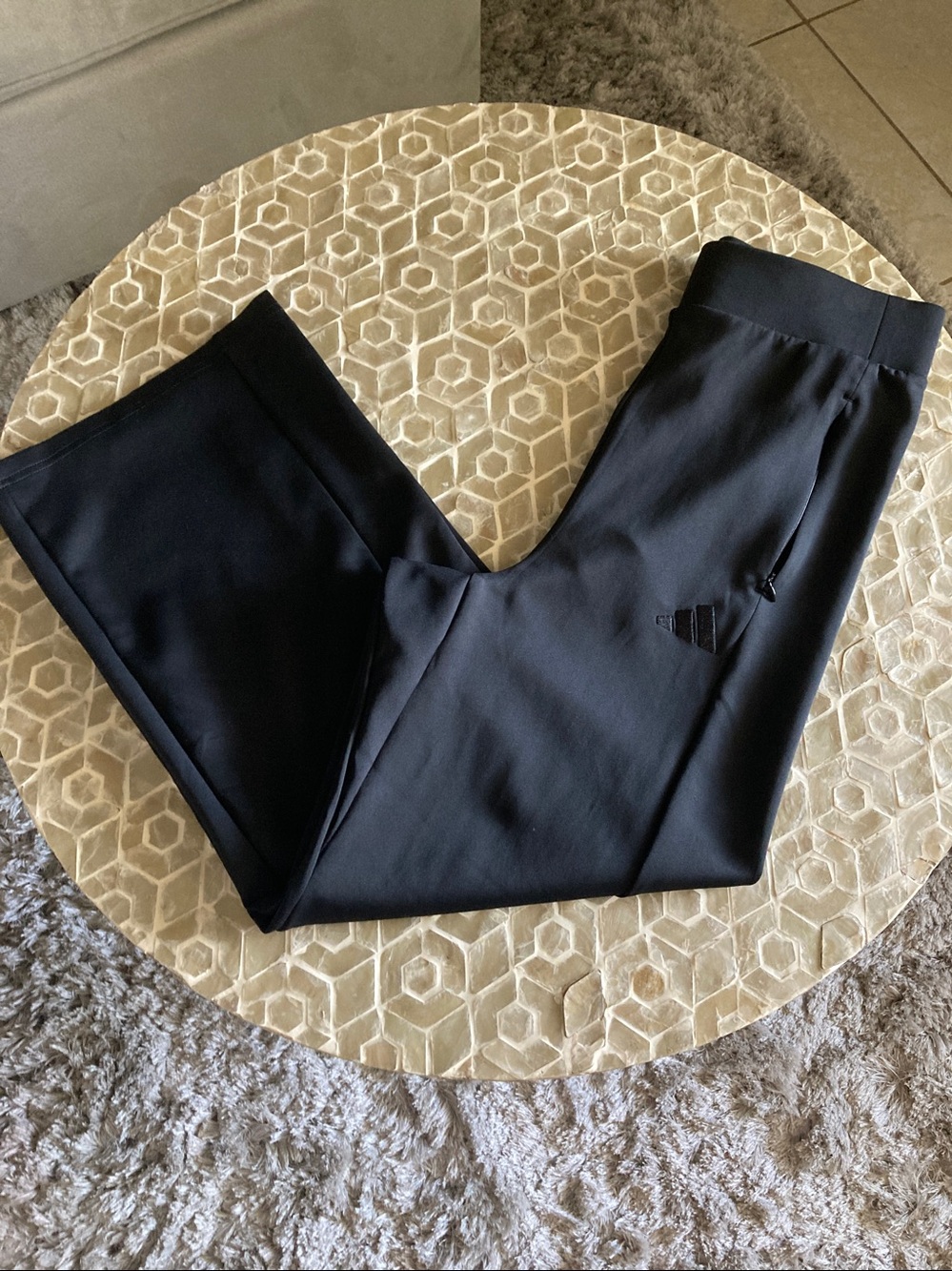 LIKE NEW! Adidas Women's Active Wide Leg Pant in Black (S) - Picture 10 of 10